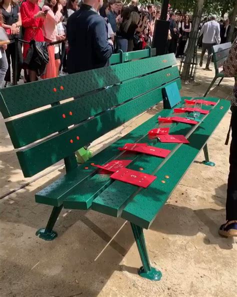 louis vuitton bench